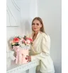 Композиция пионовидных роз, диантусов и эустомы