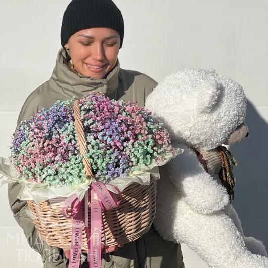 Корзина из пышной и стойкой гипсофилы