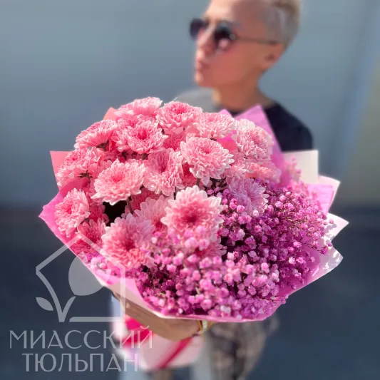 Букет микс хризантем и гипсофил
