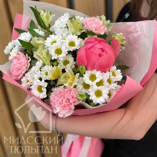 Букет-микс пион, сантини, альстромерии, диантус