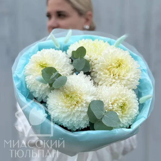 Букет из хризантемы магнум и эвкалипта