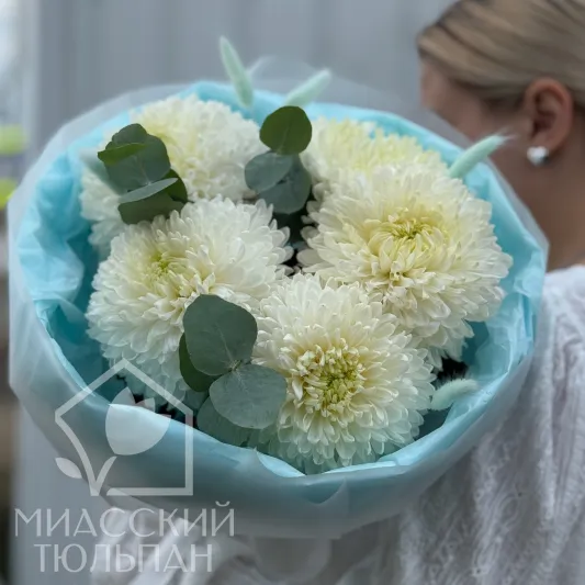 Букет из хризантемы магнум и эвкалипта
