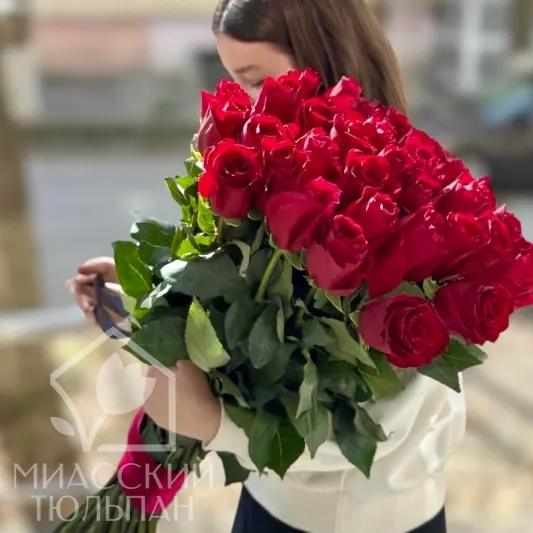 35 эквадорских роз 90 см