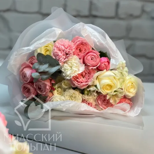 Нежный сборный букет