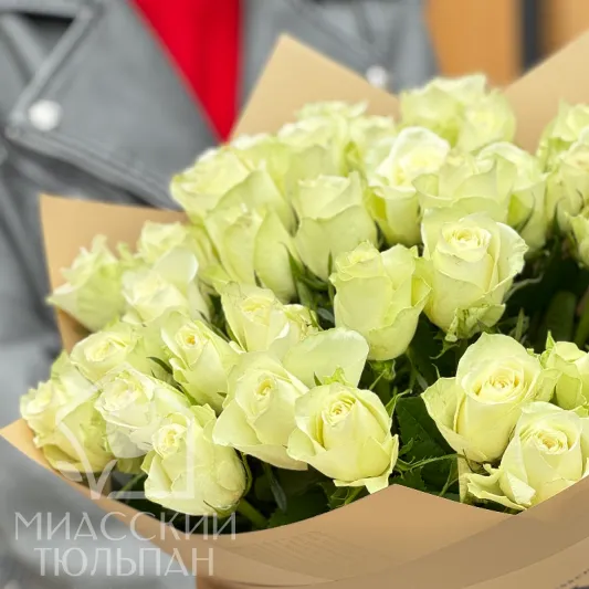 Букет кенийских роз белых