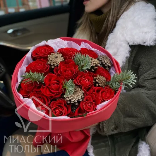 Букет из роз и нобилиса