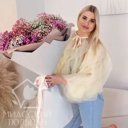 Гигантский букет гипсофил