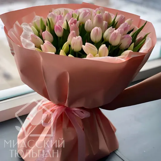 Шикарный букет тюльпанов
