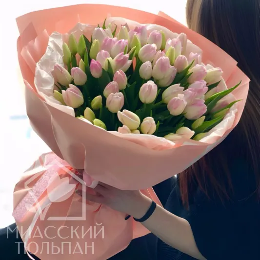 Шикарный букет тюльпанов