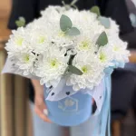 Цветы в шляпной коробке