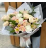 букет роз эквадор, диантусов и альстромерий